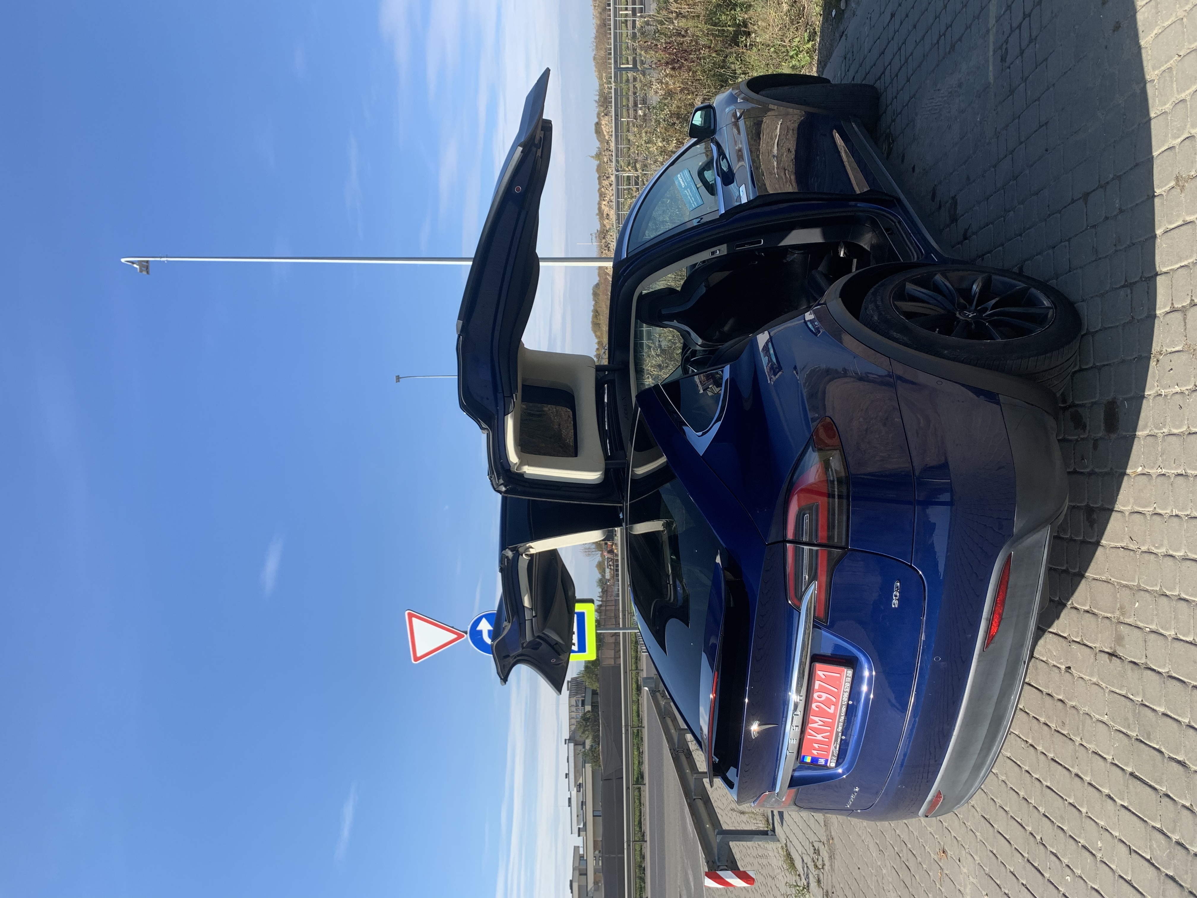 Model X 90D Premium 3