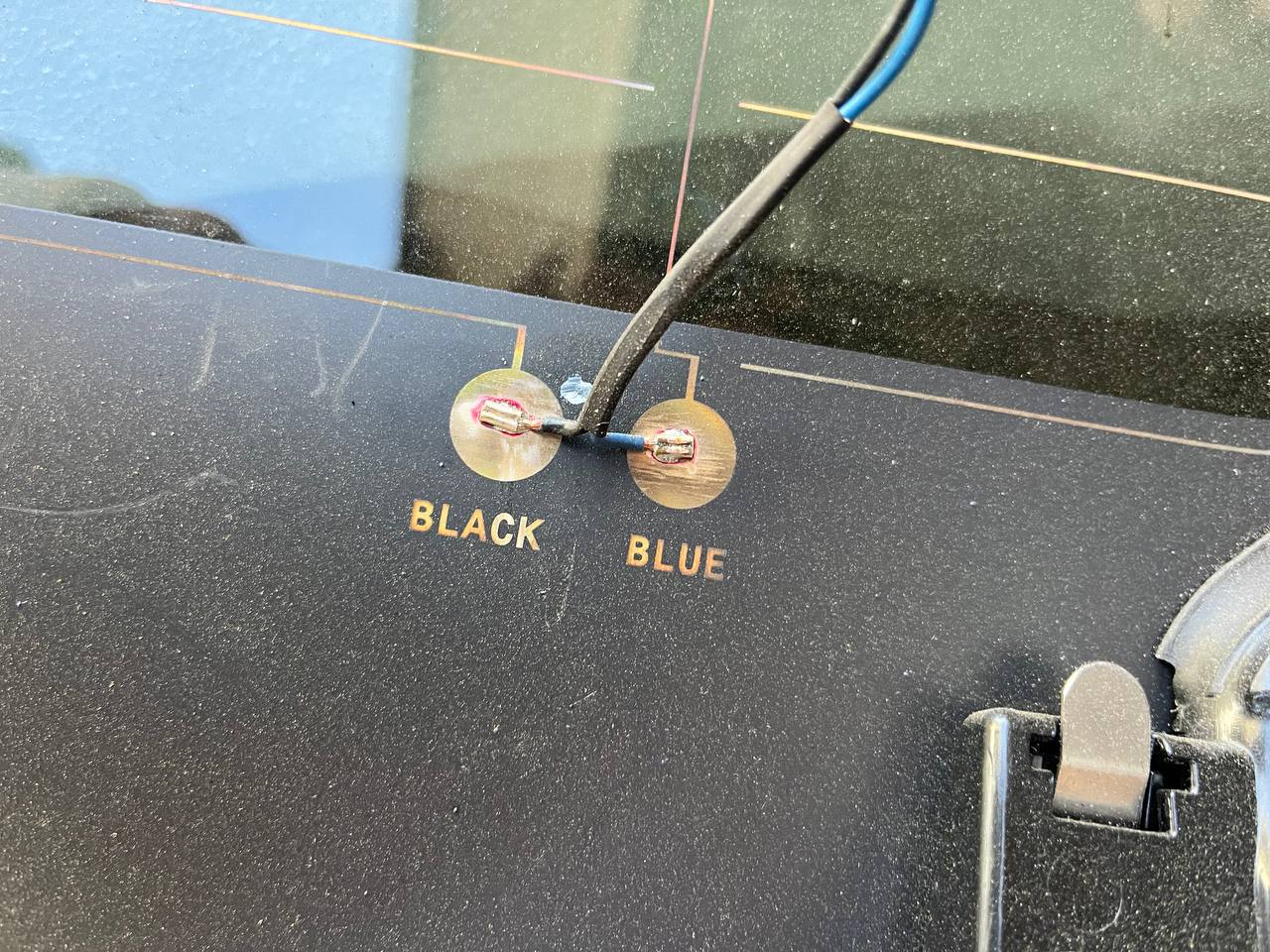 Скло кришки багажника 4