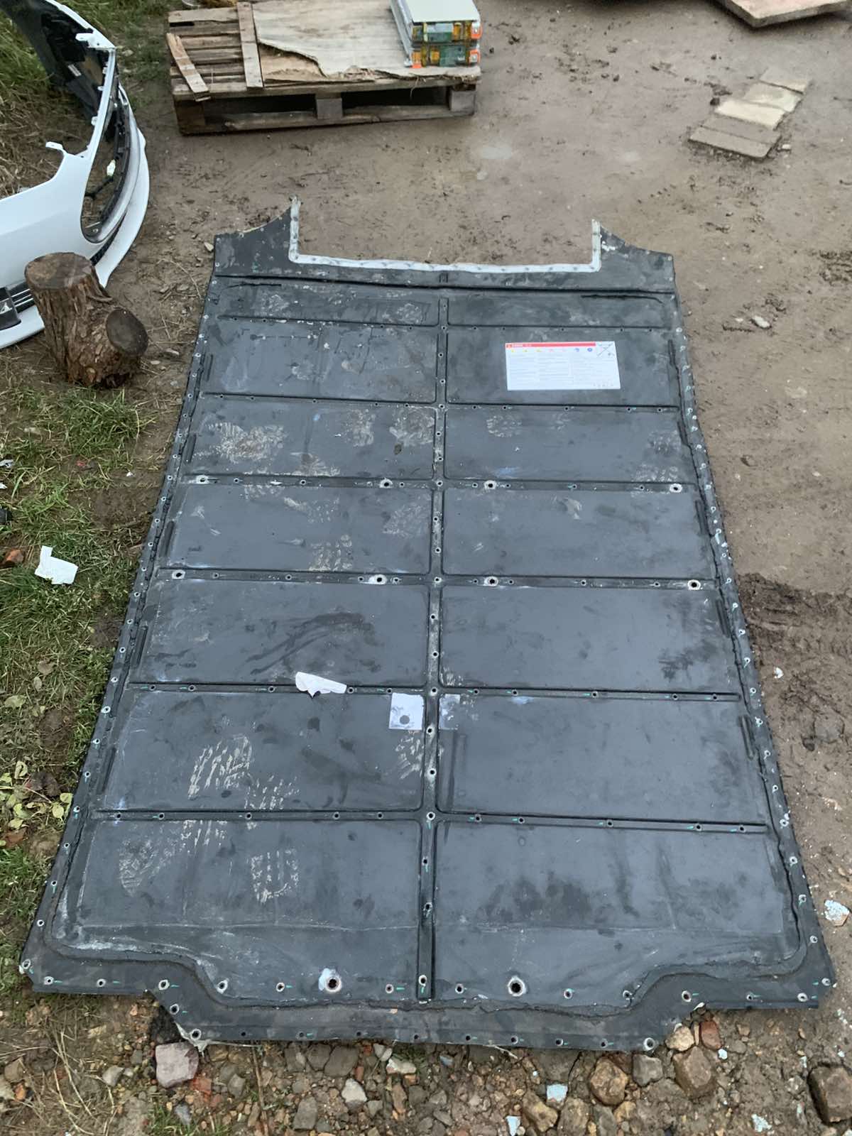 Верхня кришка батареї Tesla 85kwt 2