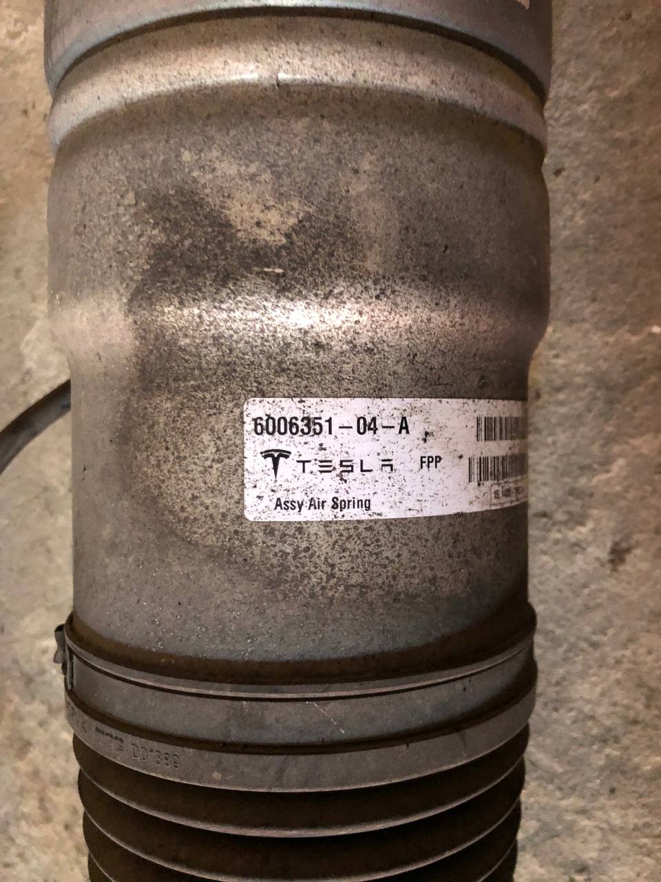 Пневмоамортизатор передній Tesla S 12-15 RWD PERF PLUS 600635104A 3