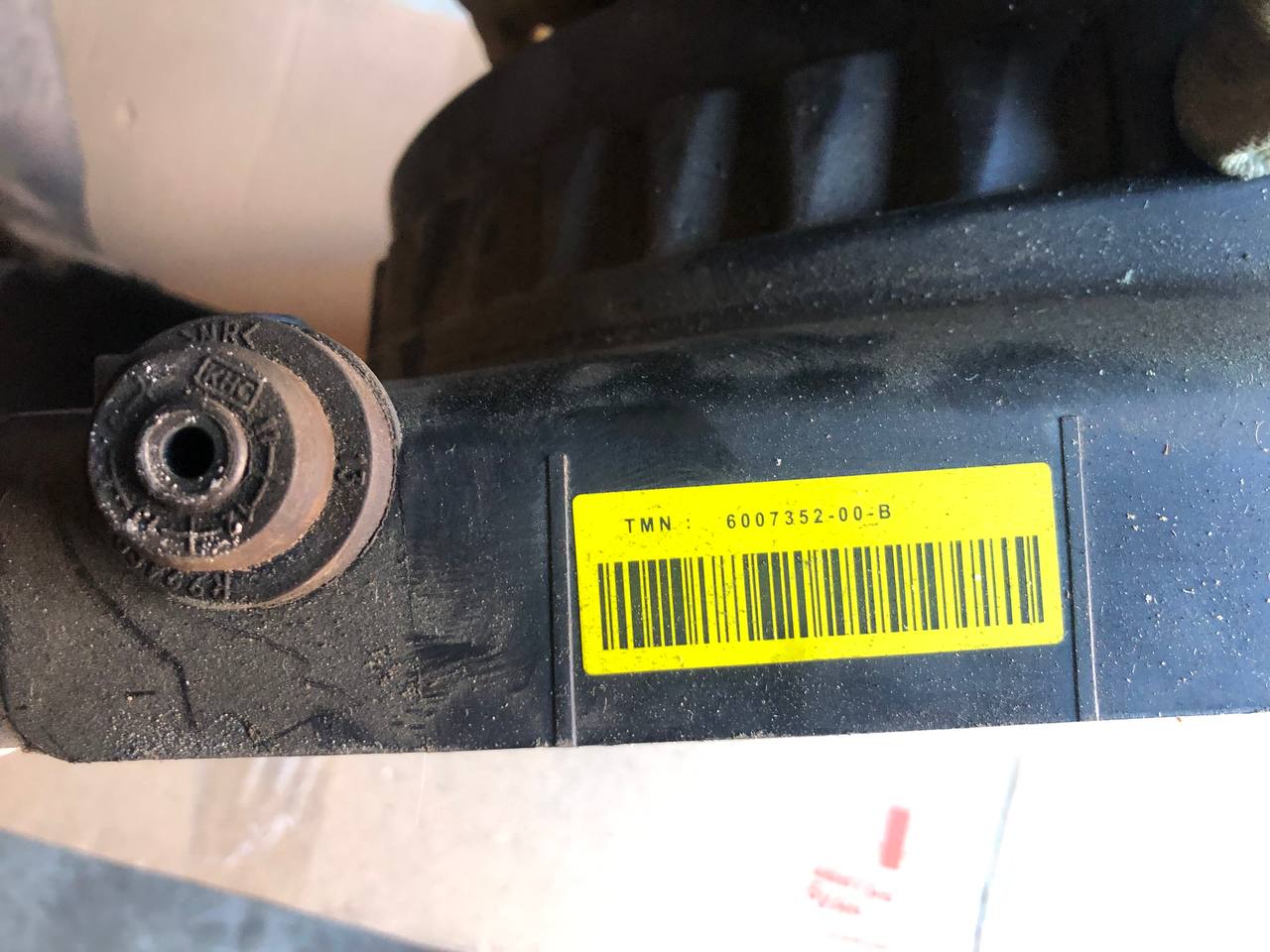 Правий вентилятор в зборі Tesla S 12-20 6007352-00-B 2