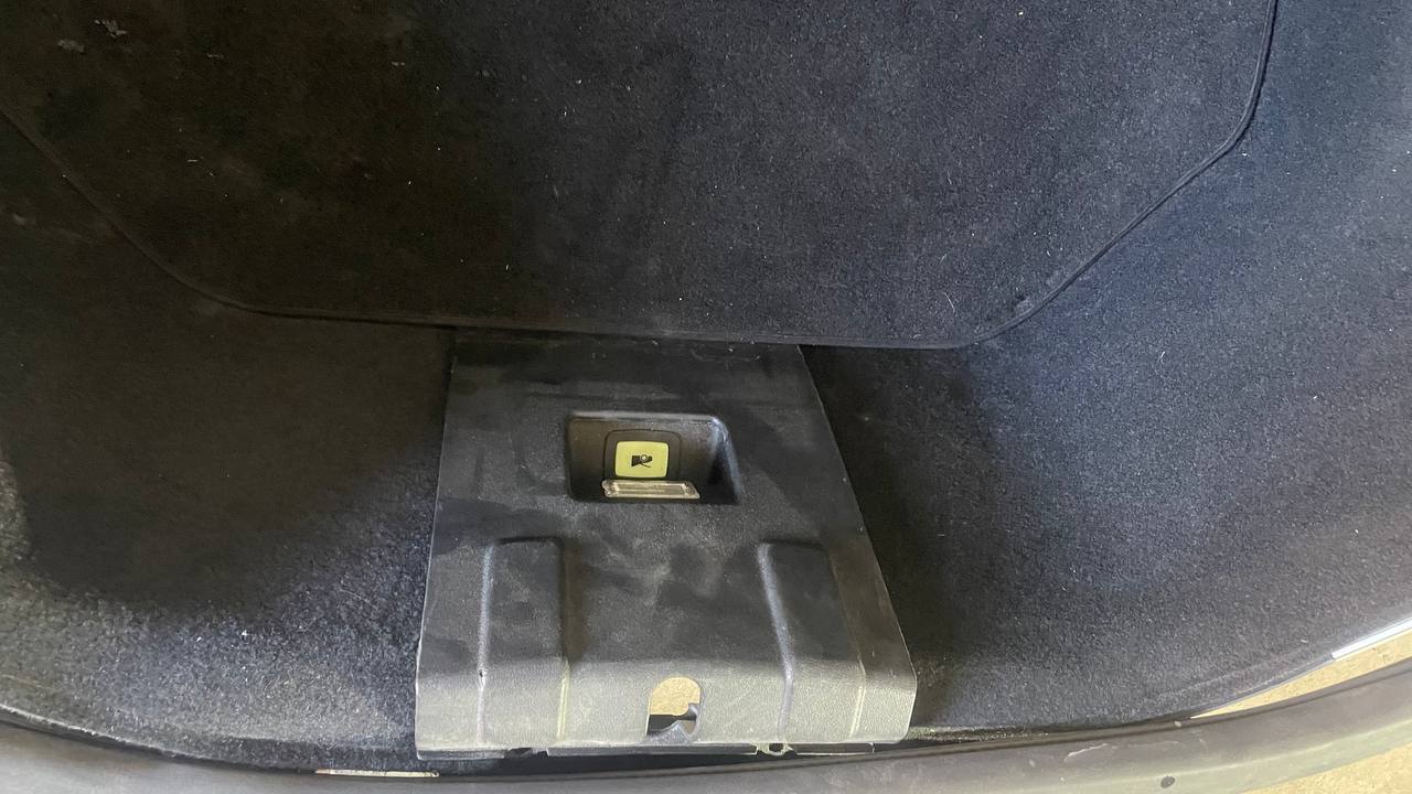 Переднє корито Tesla S 12-15 рік , задній привід 4