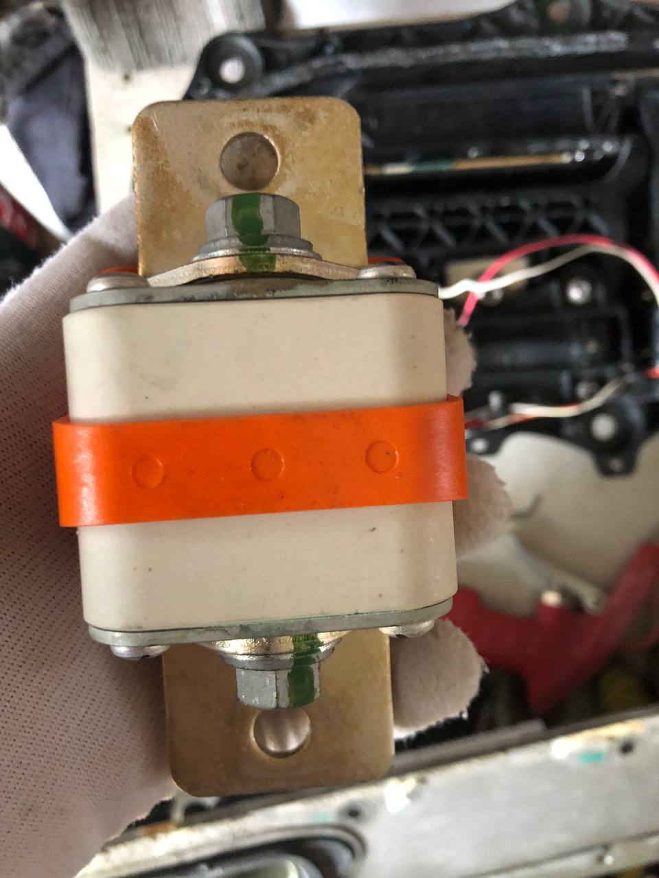 Запобіжник, (піропатрон) високовольтний Tesla Model S 12-15 601048600D 3