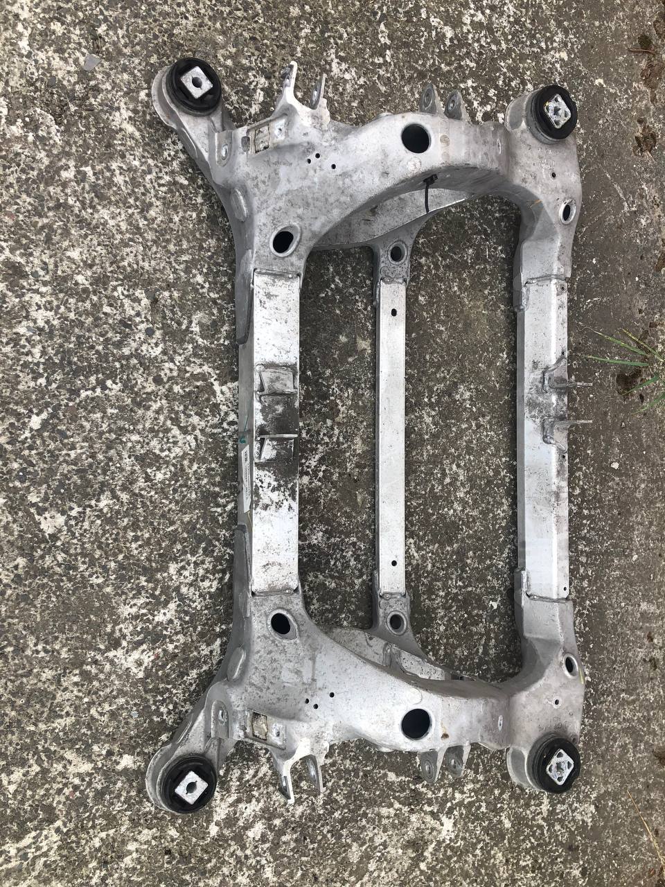 Підрамник задній Tesla Model S AWD RWD 12-20 , 1009826-00-A 7