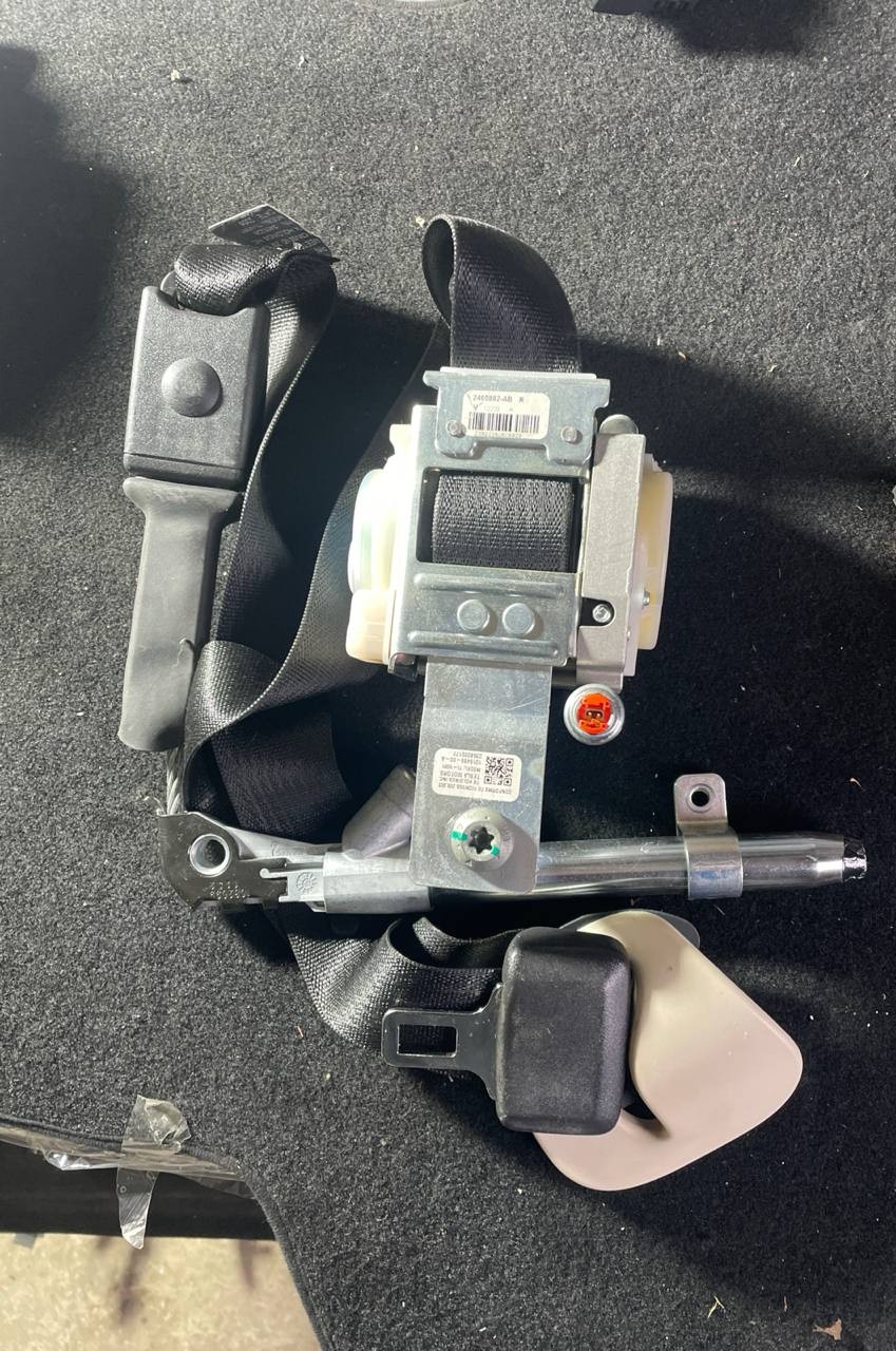 Пасажирський ремінь безпеки з піропатроном Tesla Model S 12-15 дорест 1019469-00-A 3