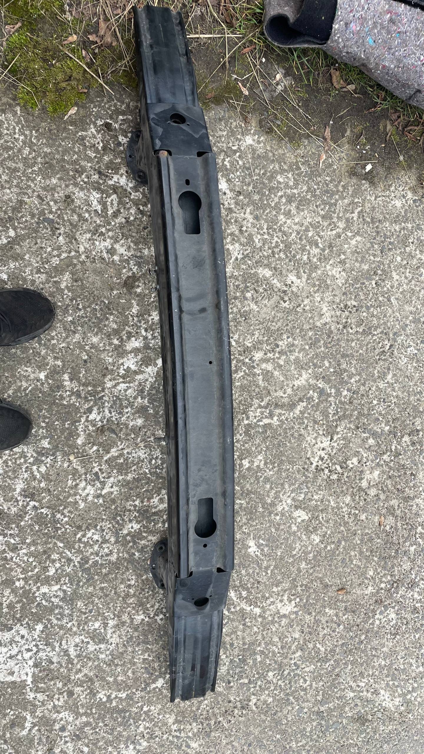 Підсилювач переднього бампера Tesla Model S 12-15 дорест тип 2 600588400K 3