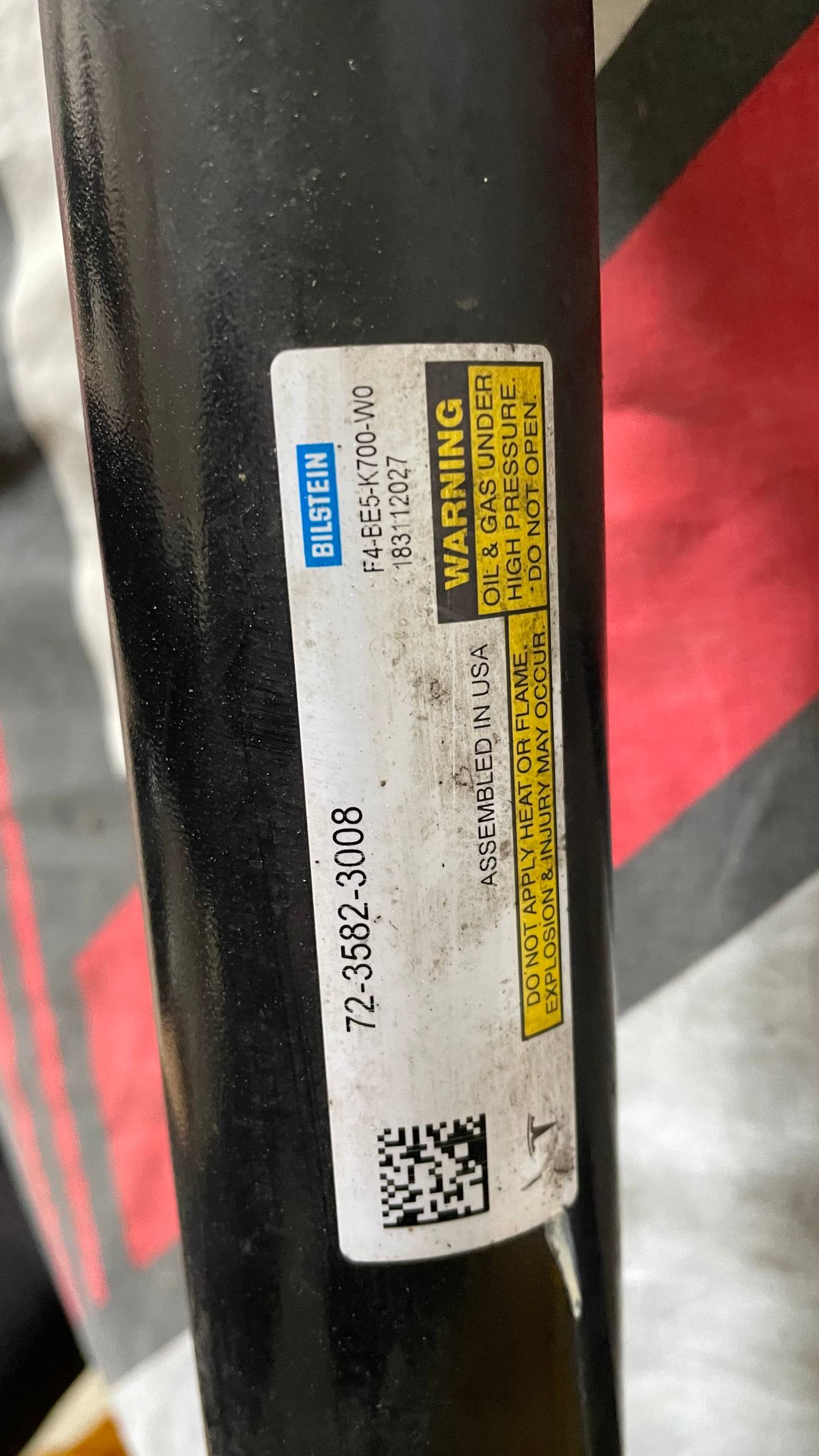 Пневмоамортизатор задній правий Tesla Model S 16-20 рест AWD 106746625C 4