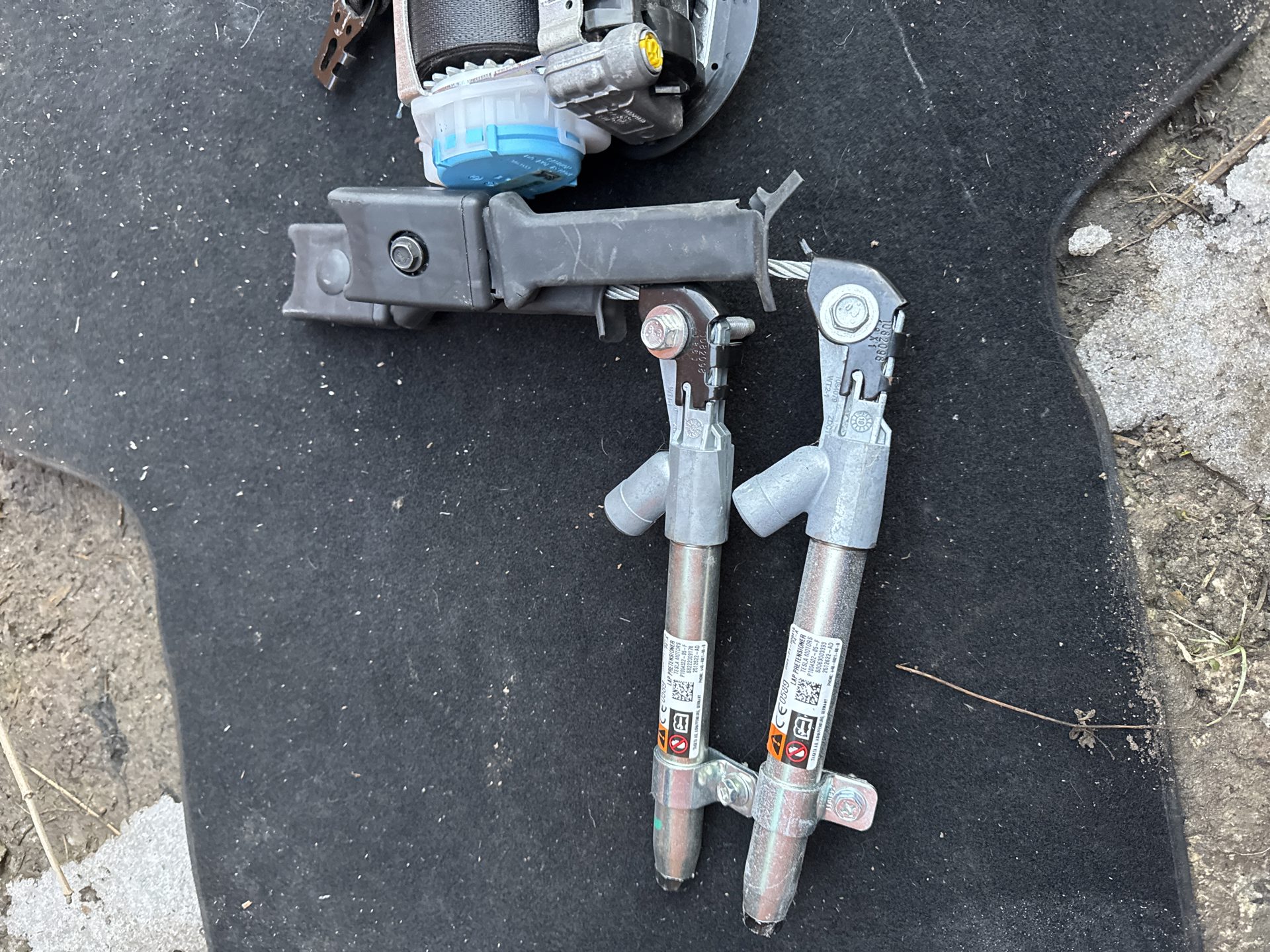 Ремінь безпеки пасажира Тесла х 3