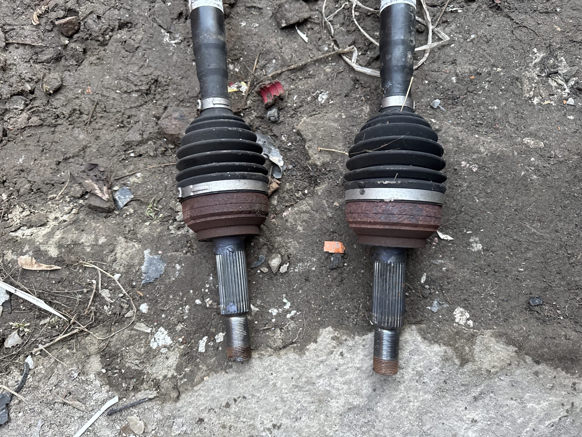 Піввісь задня Тесла х с 4