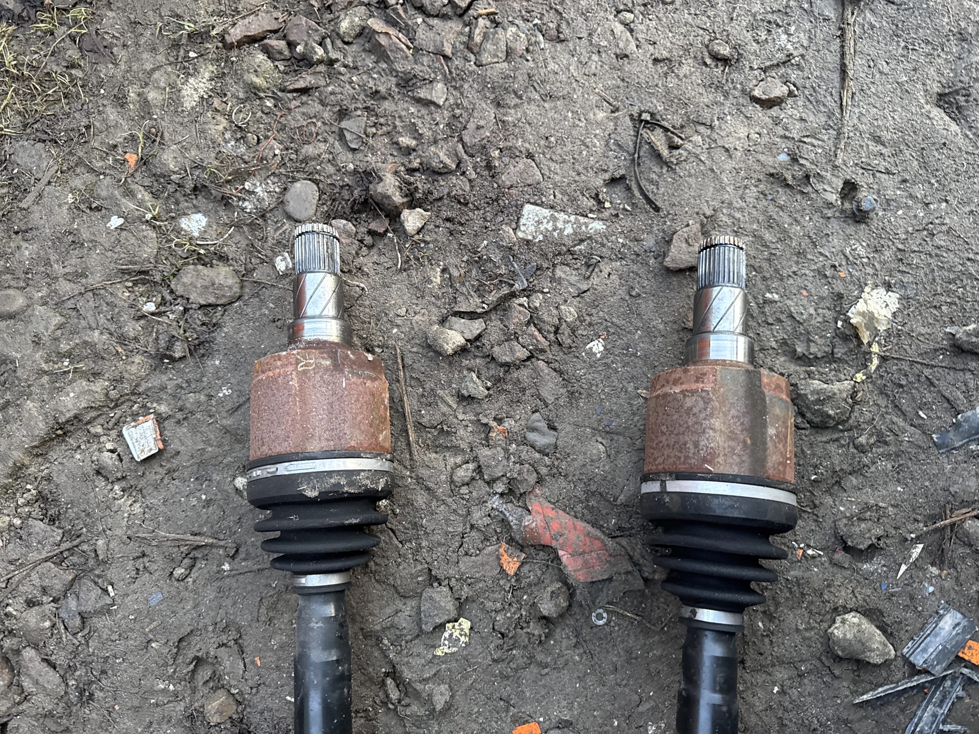 Піввісь задня Тесла х с 5