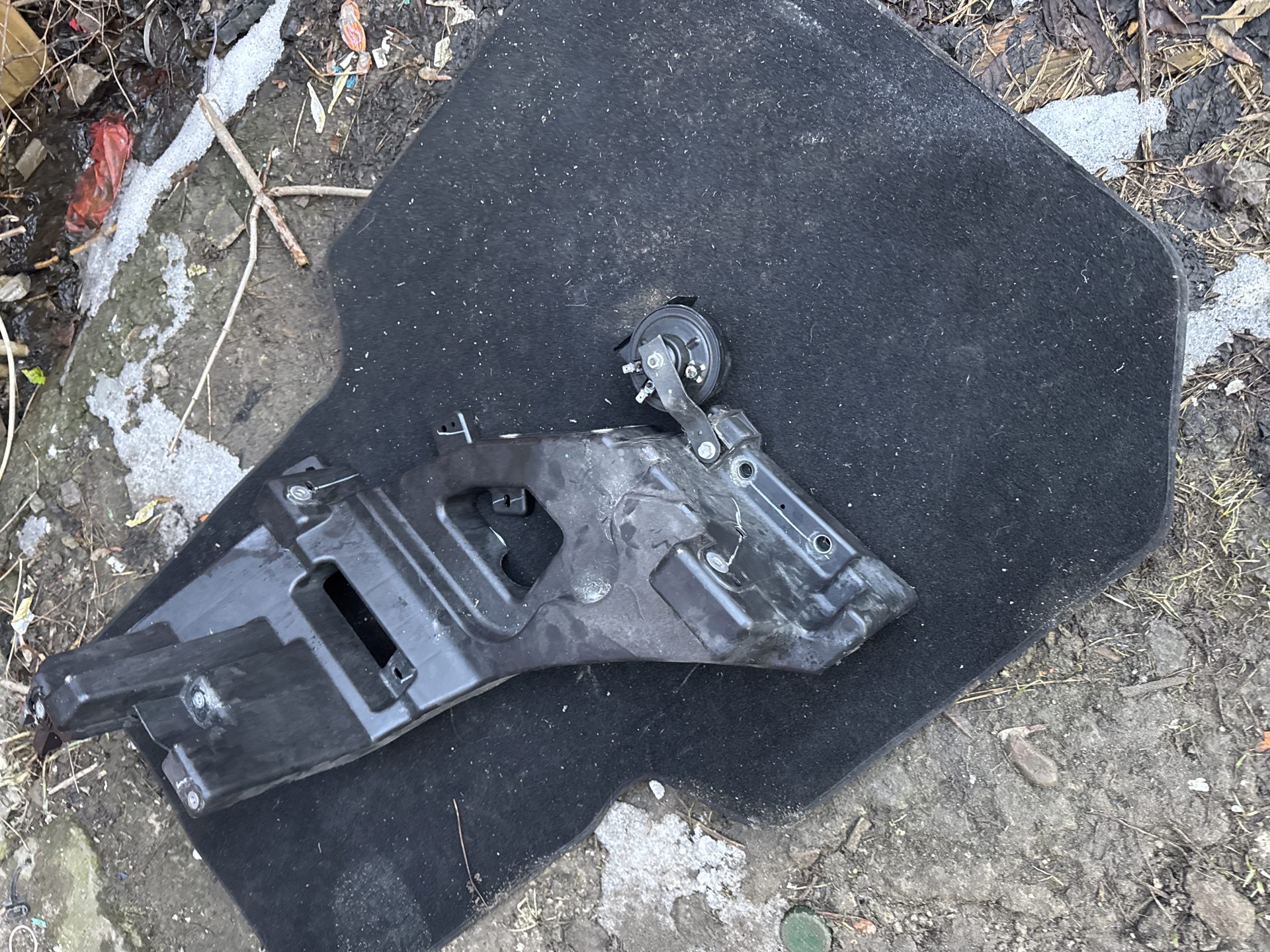 Підфарник тесла х лівий 3