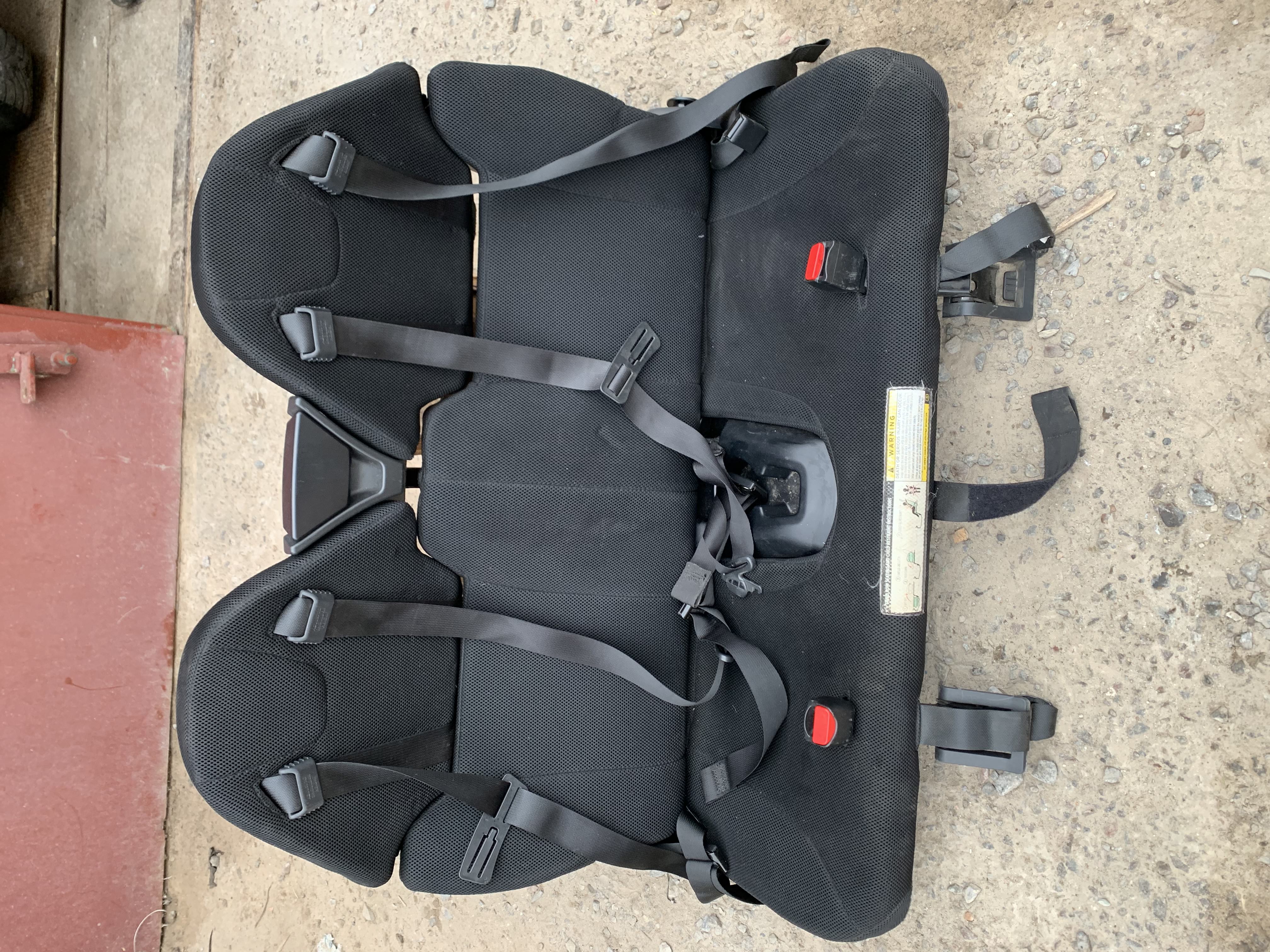 Сидіння 3 ряд дитяче крісло 2